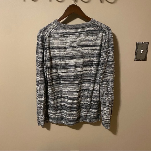 Men’s Henley Sweater - M - Picture 3 of 3